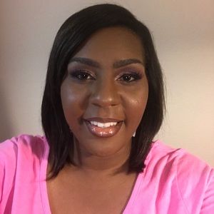 Meet your Posher, Johnette